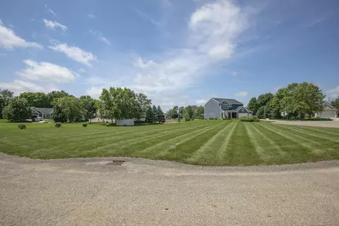 6 Catamaran Ct, Cassopolis, MI 49031