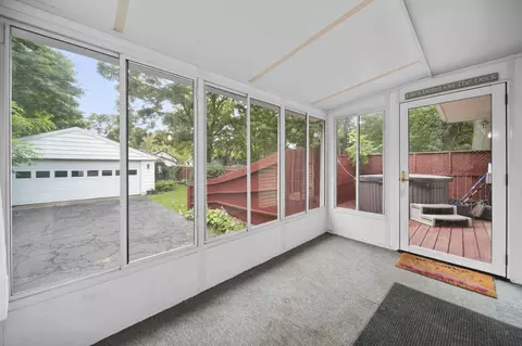305 21st St, Jackson, MI 49203 photo 17