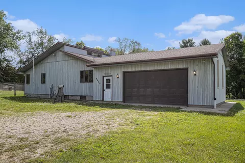 8648 Reynolds Rd, Bellevue, MI 49021