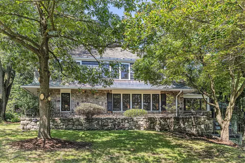 14 Geddes Heights Dr, Ann Arbor, MI 48104
