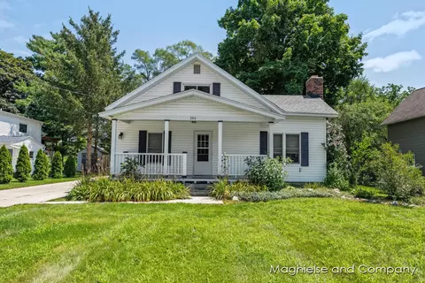 264 N Monroe St, Rockford, MI 49341