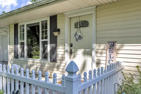 958 Horton Rd, Jackson, MI 49203 photo 3