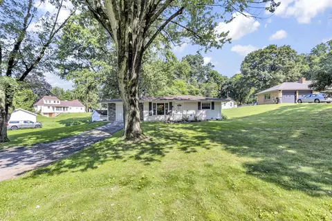958 Horton Rd, Jackson, MI 49203
