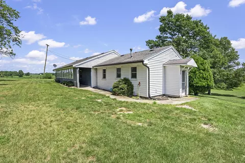 8937 Day Rd, Pittsford, MI 49271
