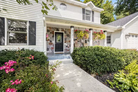 8781 Conifer Ridge Dr SW, Byron Center, MI 49315