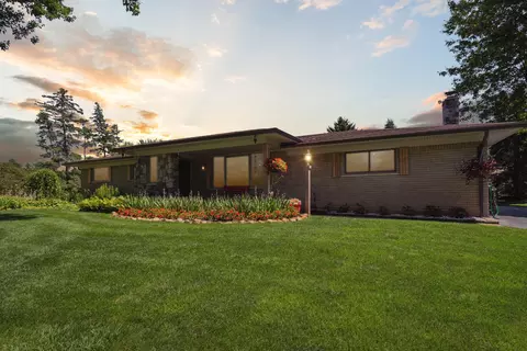 60496 Apache Ln, Washington, MI 48094