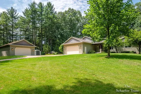 10348 Heether Rd, Belding, MI 48809 photo 2