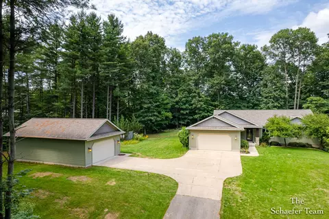 10348 Heether Rd, Belding, MI 48809