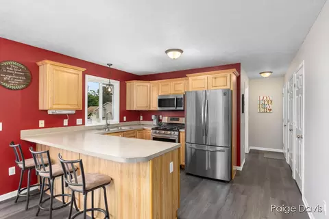 2141 Applegate Dr NW, Walker, MI 49534 photo 6
