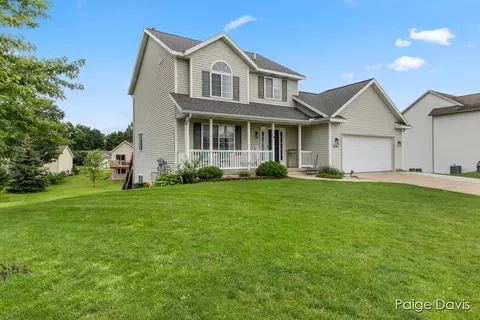 2141 Applegate Dr NW, Walker, MI 49534 photo 2
