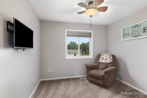 2141 Applegate Dr NW, Walker, MI 49534 photo 14
