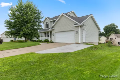 2141 Applegate Dr NW, Walker, MI 49534 photo 3