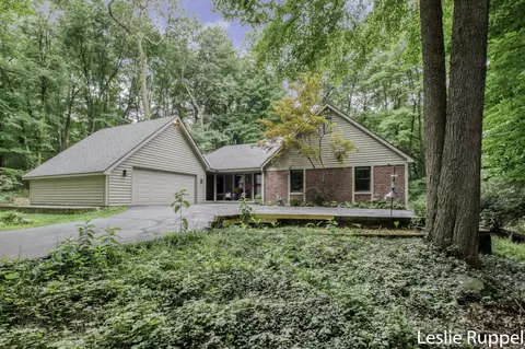 3591 Tuscany Dr SE, Grand Rapids, MI 49546