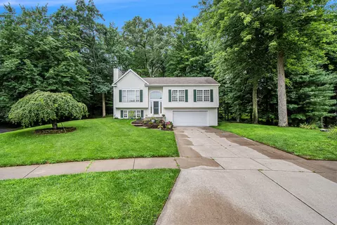 2178 Boyd Ct NE, Grand Rapids, MI 49525