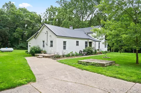 7210 Macarthur Rd, Saranac, MI 48881 photo 4