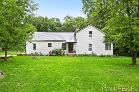 7210 Macarthur Rd, Saranac, MI 48881 photo 2