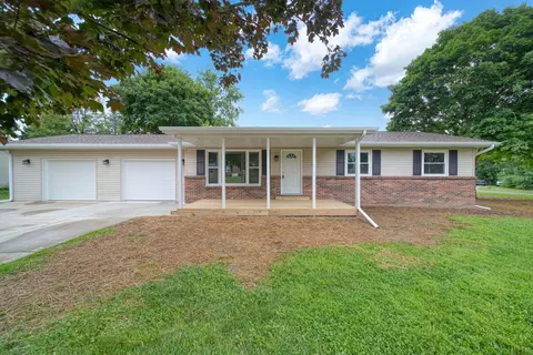 711 Beverly Ct, North Adams, MI 49262