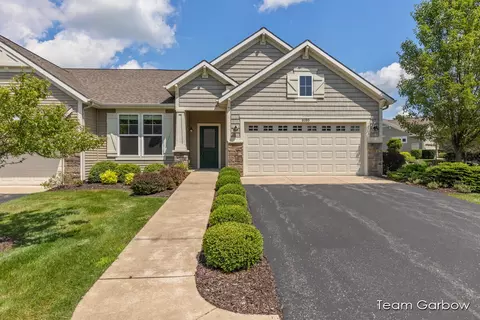 6185 Bellflower Ct, Caledonia, MI 49316