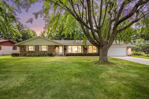 3160 Kevin St, St. Joseph, MI 49085