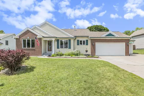 3723 Brambleberry Dr NW, Comstock Park, MI 49321