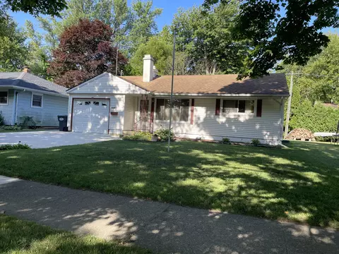 1098 Hazel St, South Haven, MI 49090