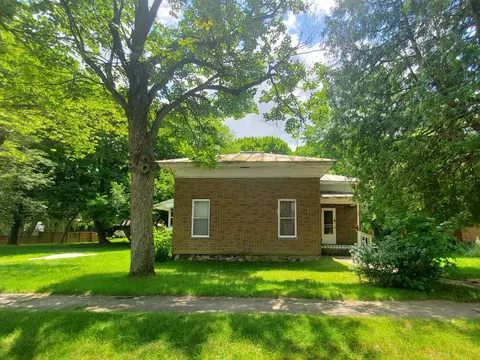 413 E Coffren Ave, Greenville, MI 48838