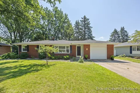 79 Lynden Rd, Holland, MI 49423