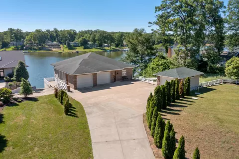 230 Lake St, Fruitport, MI 49415