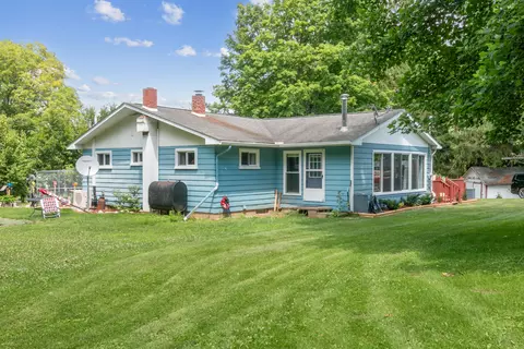 3902 E Dowling Rd, Dowling, MI 49050