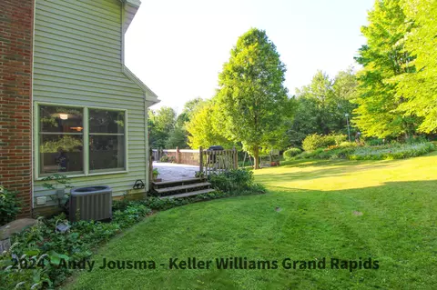 6295 Rocky Rd, Lowell, MI 49331 photo 4