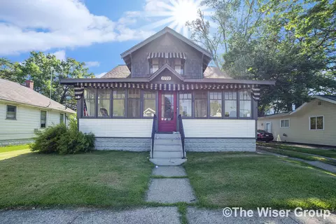 1770 Smith St, Muskegon, MI 49442