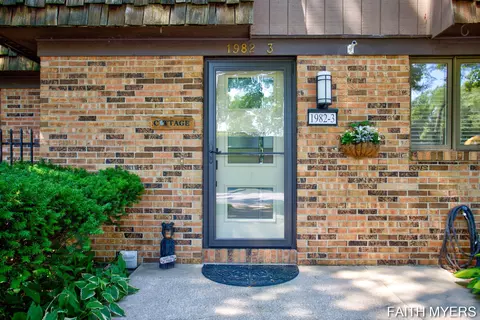 1982 S Shore Dr #3, Holland, MI 49423