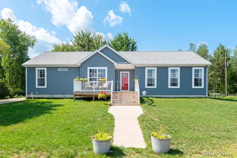 3648 S Miner Rd, Crystal, MI 48818