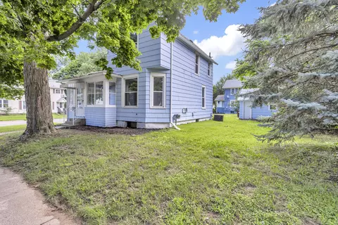 435 Seymour Ave, Jackson, MI 49202