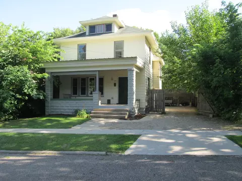 123 W Roe St, Buchanan, MI 49107