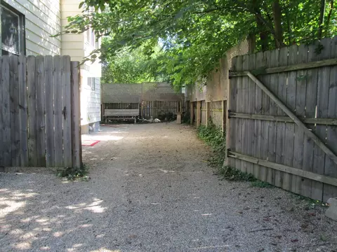 123 W Roe St, Buchanan, MI 49107 photo 3