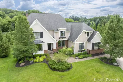 5837 Manchester Hills Dr SE, Grand Rapids, MI 49546