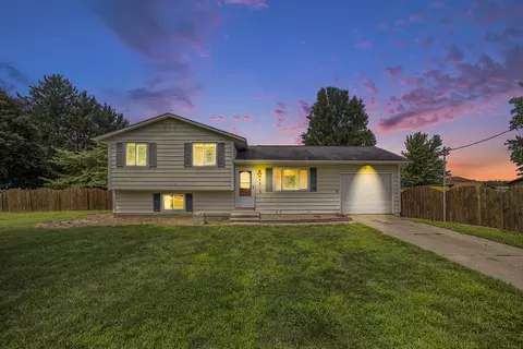 64918 Shaffer Rd, Constantine, MI 49042
