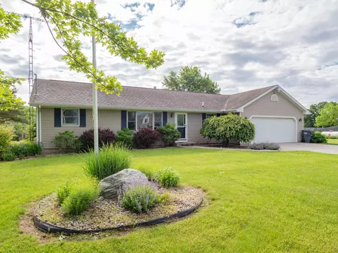 15405 Brooklodge Rd, Hickory Corners, MI 49060