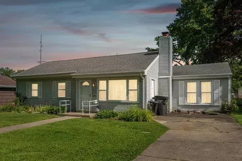 103 Buckeye St, Three Oaks, MI 49128