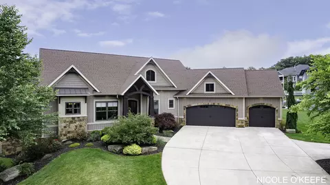 709 Chancellor Dr SW, Grandville, MI 49418