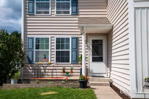 11407 Taunton Dr SE, Lowell, MI 49331