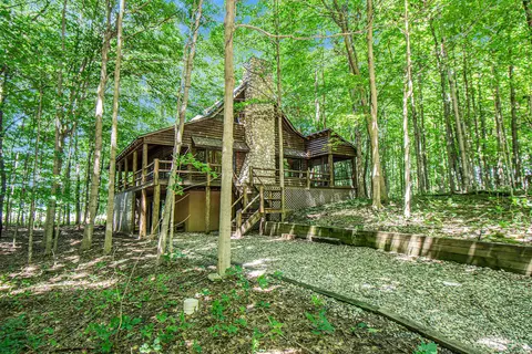 337 Williamsburg Colony, Buchanan, MI 49107