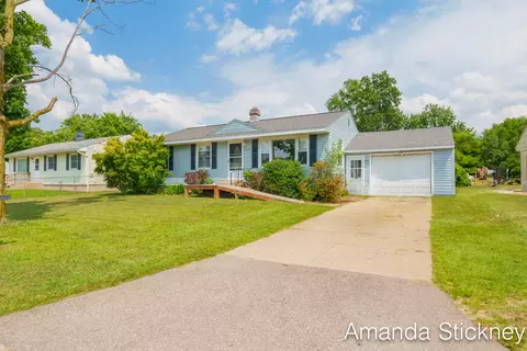 5452 Mick Ave SE, Grand Rapids, MI 49548
