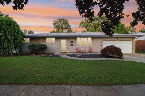 36332 Winterset Dr, Clinton Twp, MI 48035