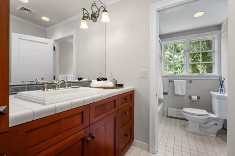 Bath - 100 Underdown Rd, Ann Arbor, MI 48105 photo 11 of 12