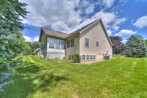 3504 Wakefield Ct, Spring Arbor, MI 49283 photo 3