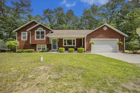 18932 Elli Ln, Fruitport, MI 49415