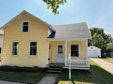 414 Elliott Ave, Grand Haven, MI 49417