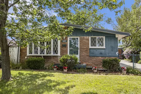 1108 S Venoy Rd, Westland, MI 48186